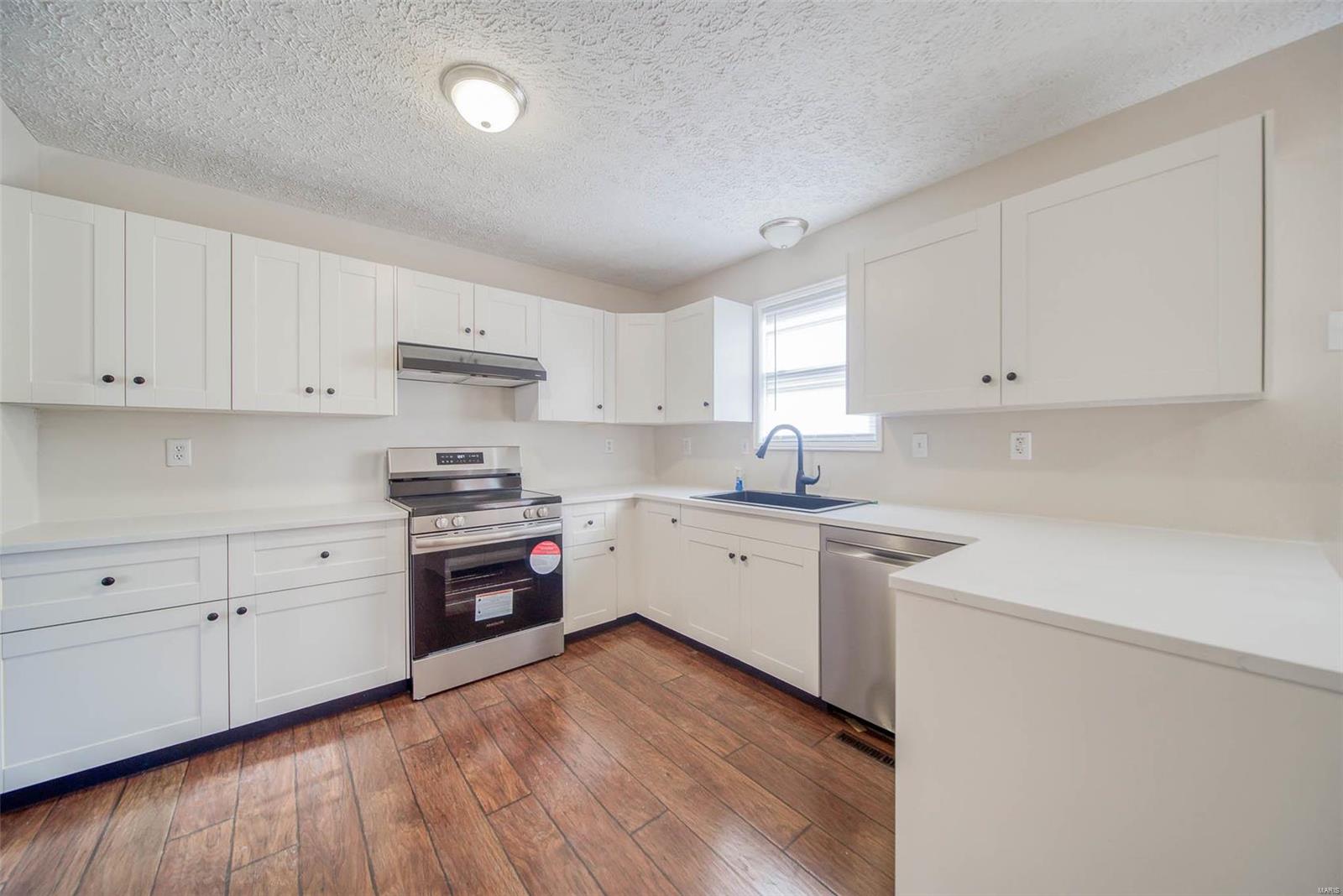 121 Jeffrey Avenue