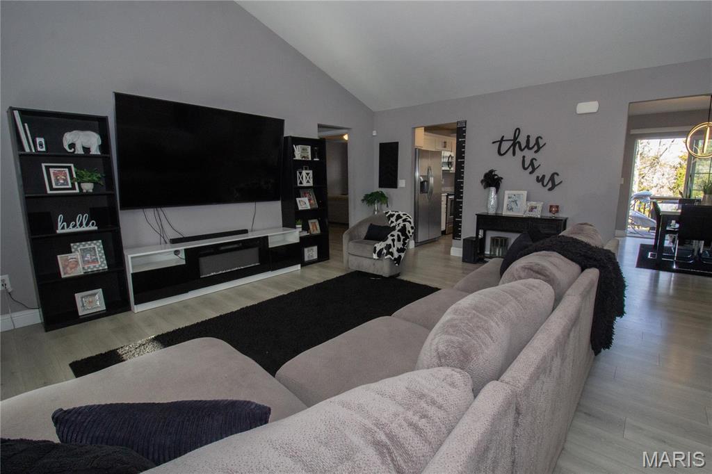 212 Ridgeview Drive