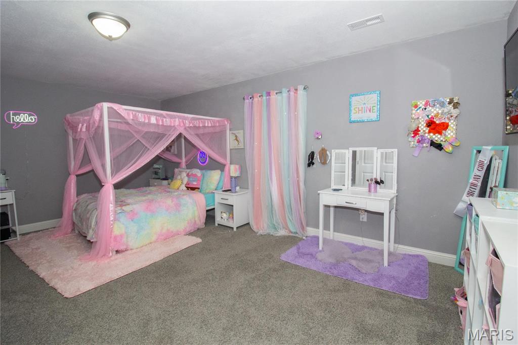 212 Ridgeview Drive