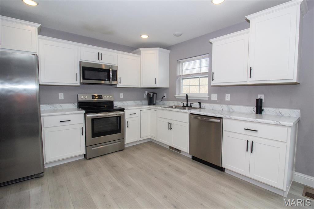 212 Ridgeview Drive
