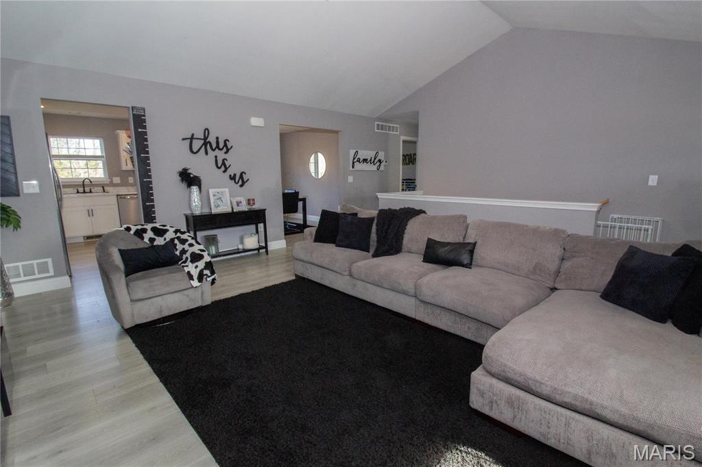 212 Ridgeview Drive