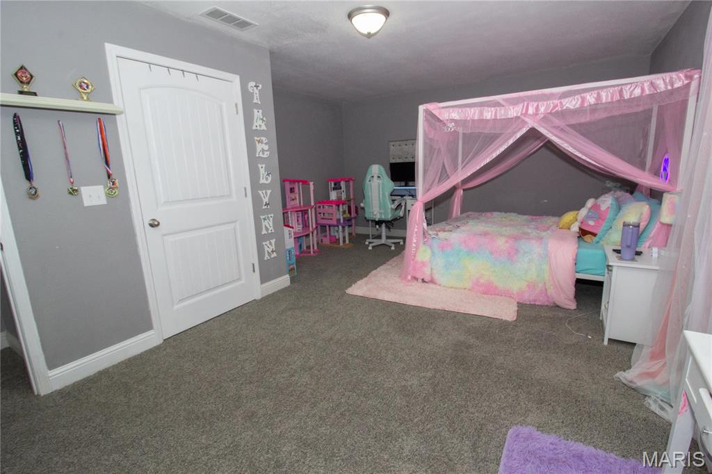 212 Ridgeview Drive