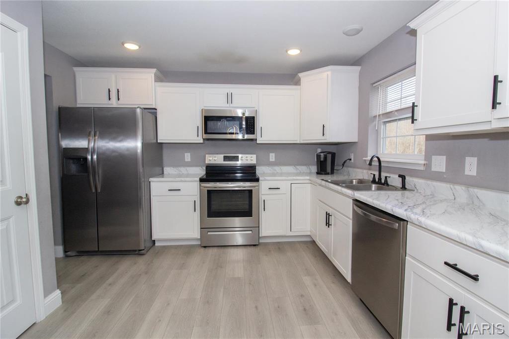 212 Ridgeview Drive