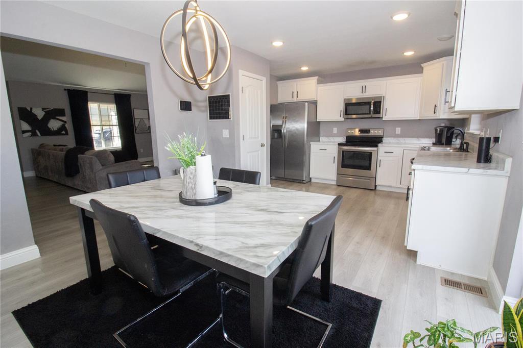 212 Ridgeview Drive