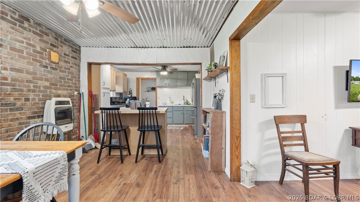 33 Alder Springs Road