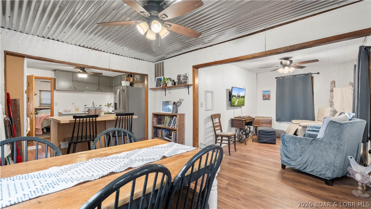 33 Alder Springs Road