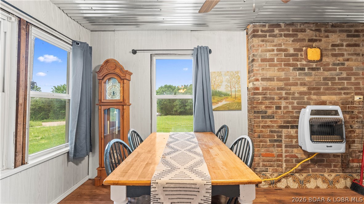 33 Alder Springs Road