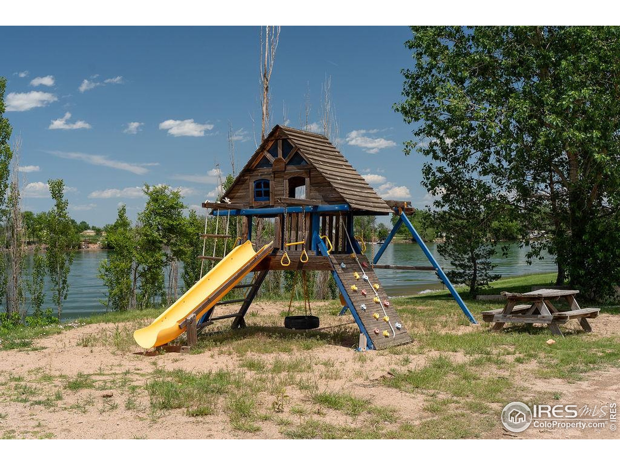 727 E 27th St Greeley