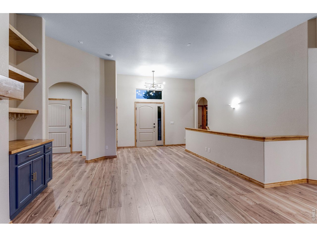 4746 Brenton Dr
