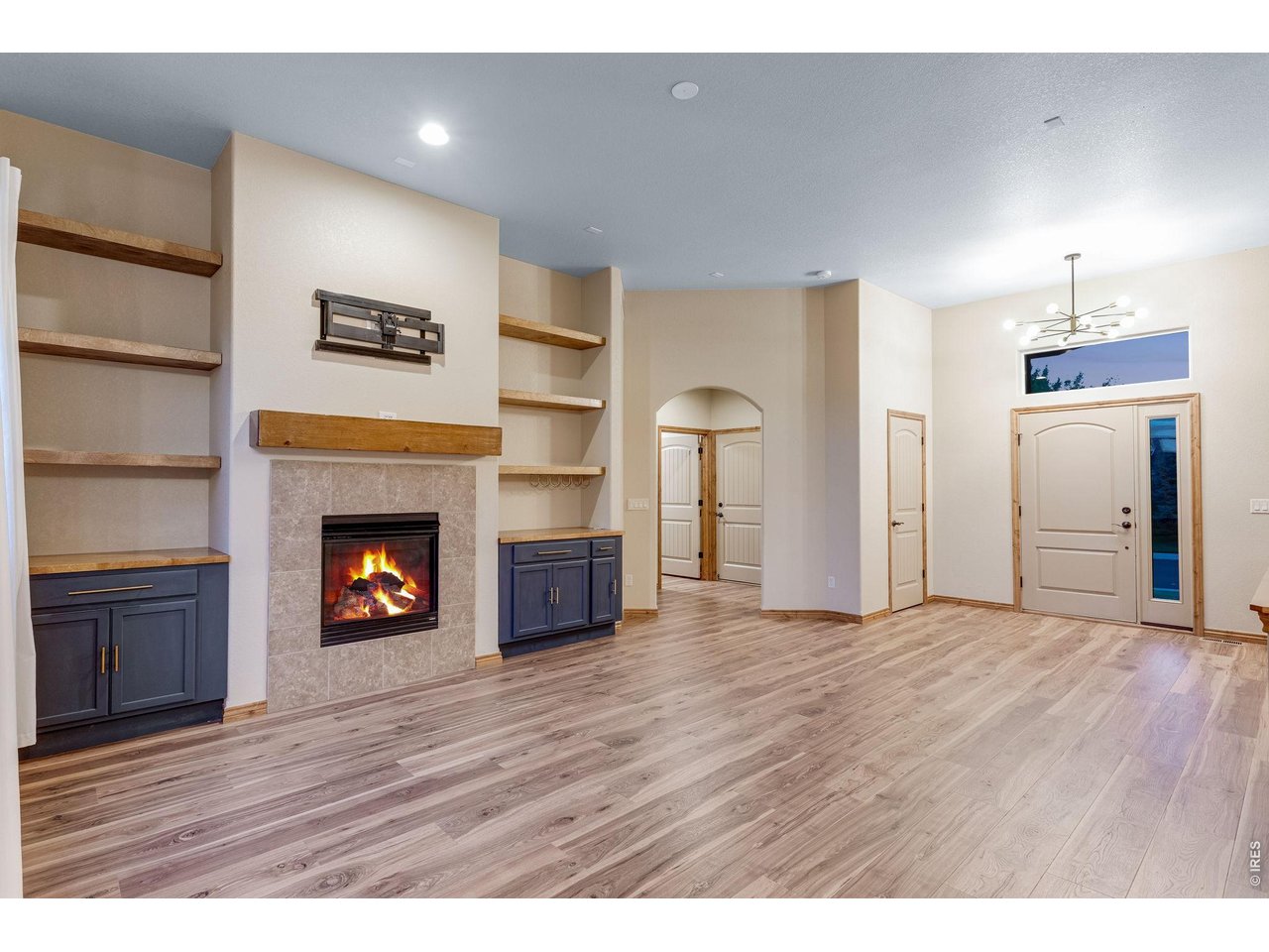 4746 Brenton Dr