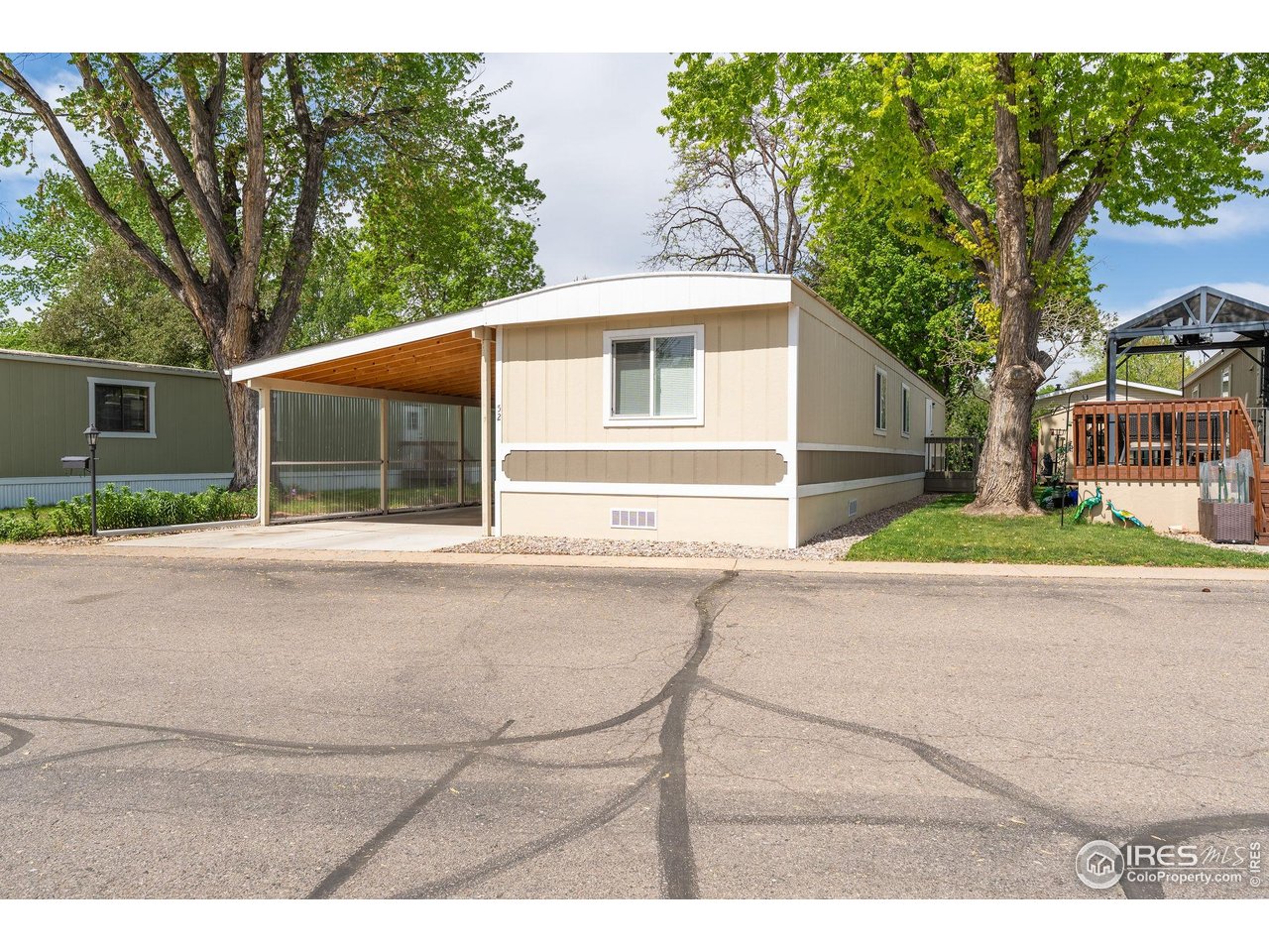 2211 W Mulberry St 52