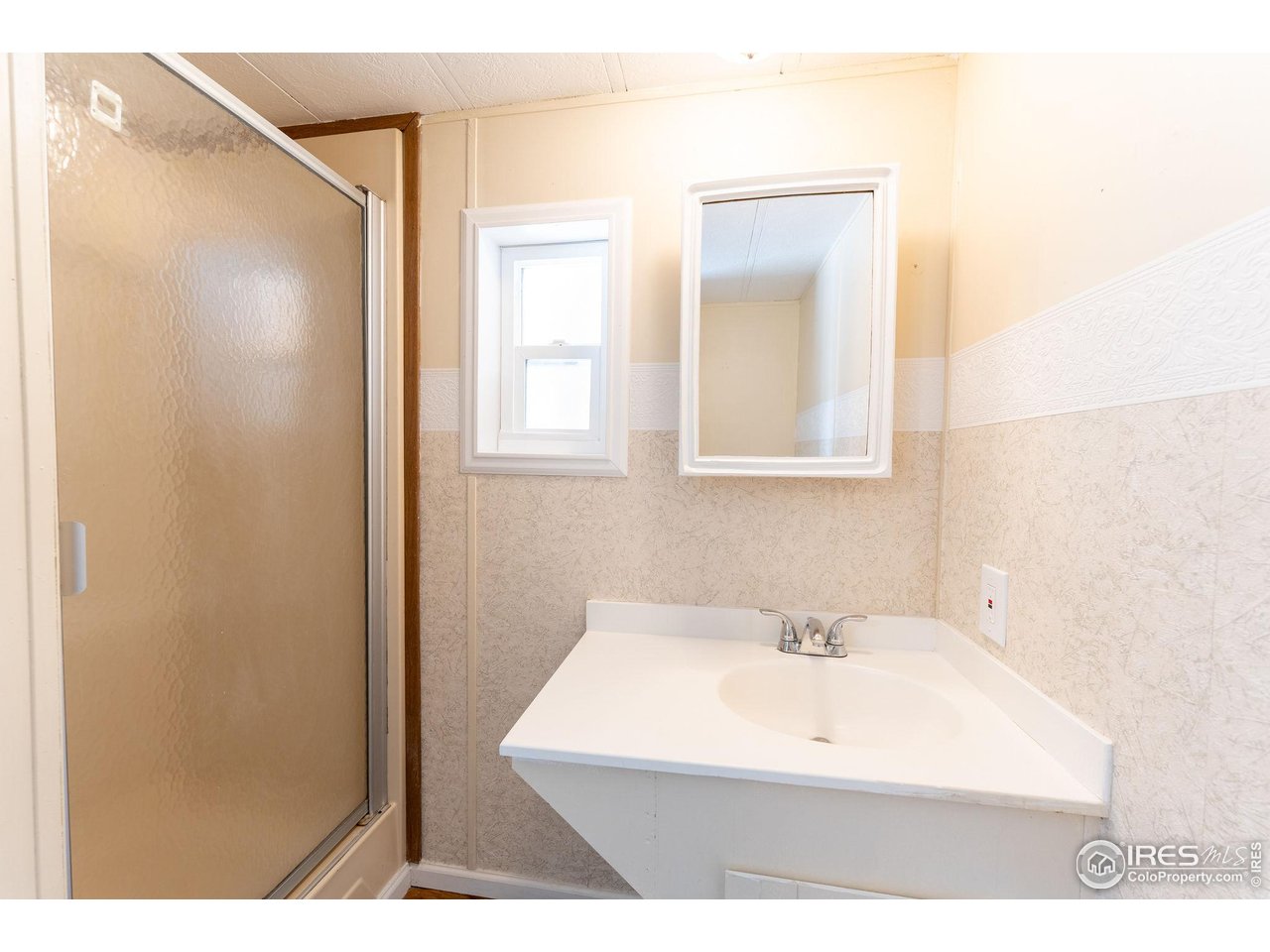 2211 W Mulberry St 52