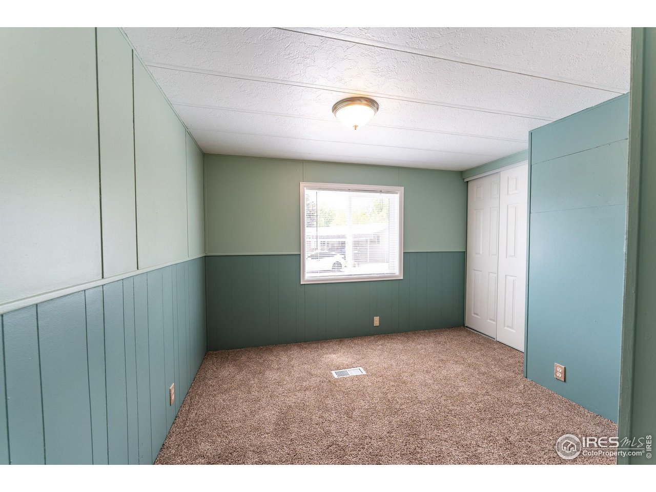 2211 W Mulberry St 52