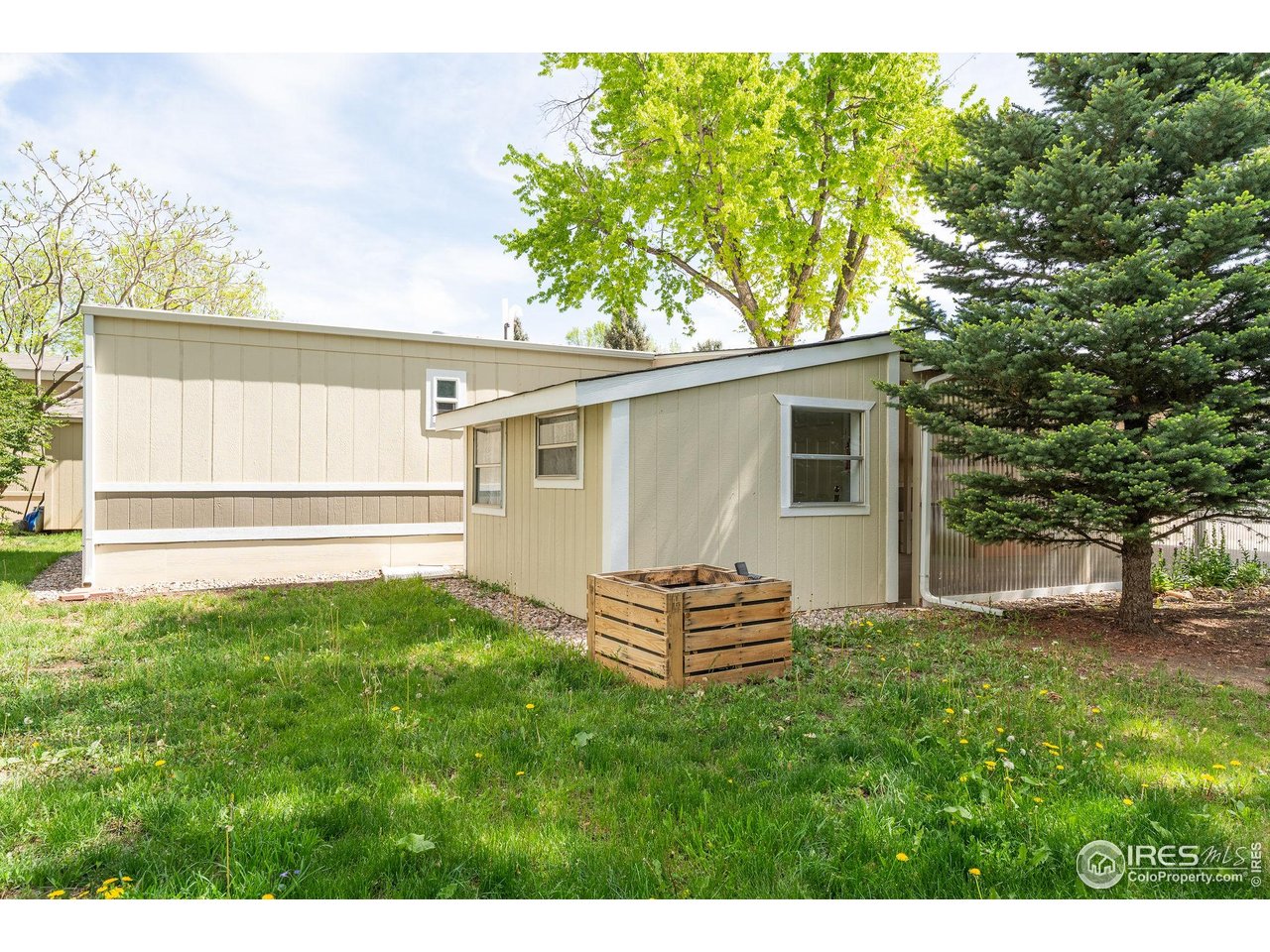 2211 W Mulberry St 52