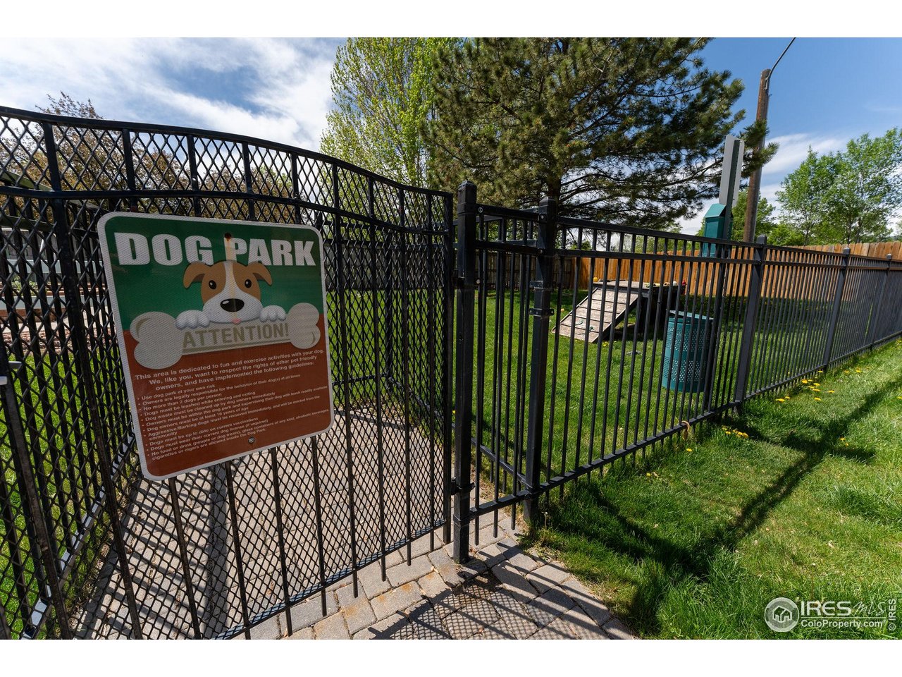 2211 W Mulberry St 52