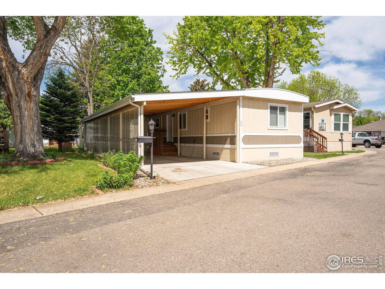 2211 W Mulberry St 52