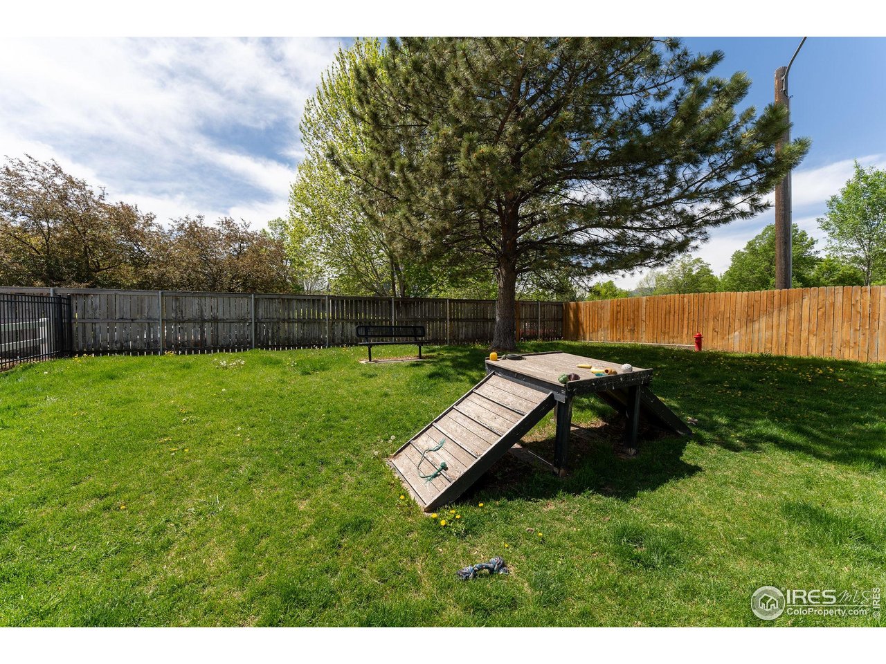 2211 W Mulberry St 52