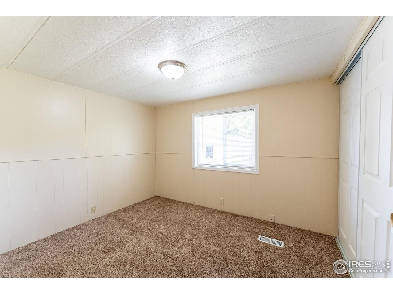 2211 W Mulberry St 52