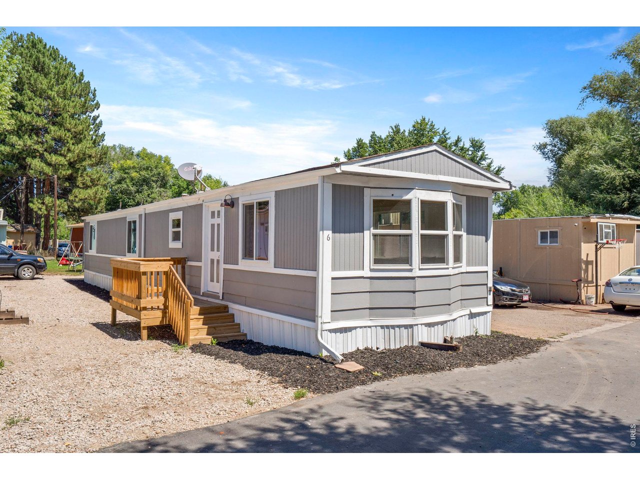 400 N Overland Trl