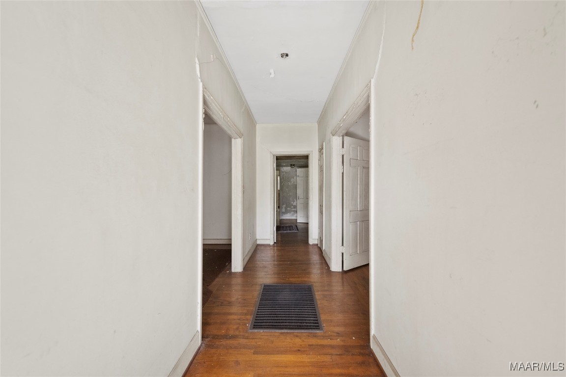 2206 COUNTRY CLUB Drive