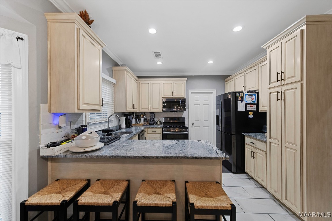 1852 Wentworth Drive