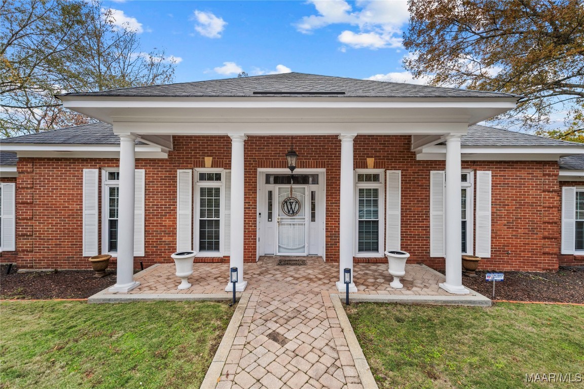 1852 Wentworth Drive