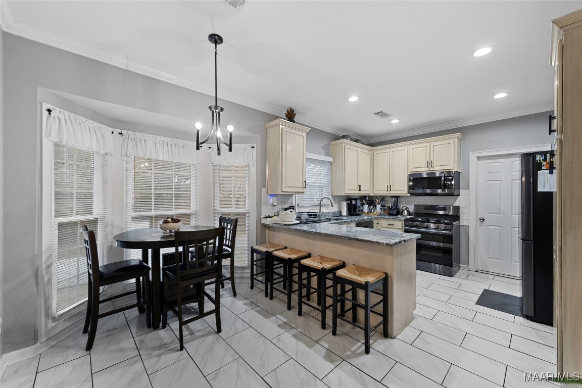 1852 Wentworth Drive