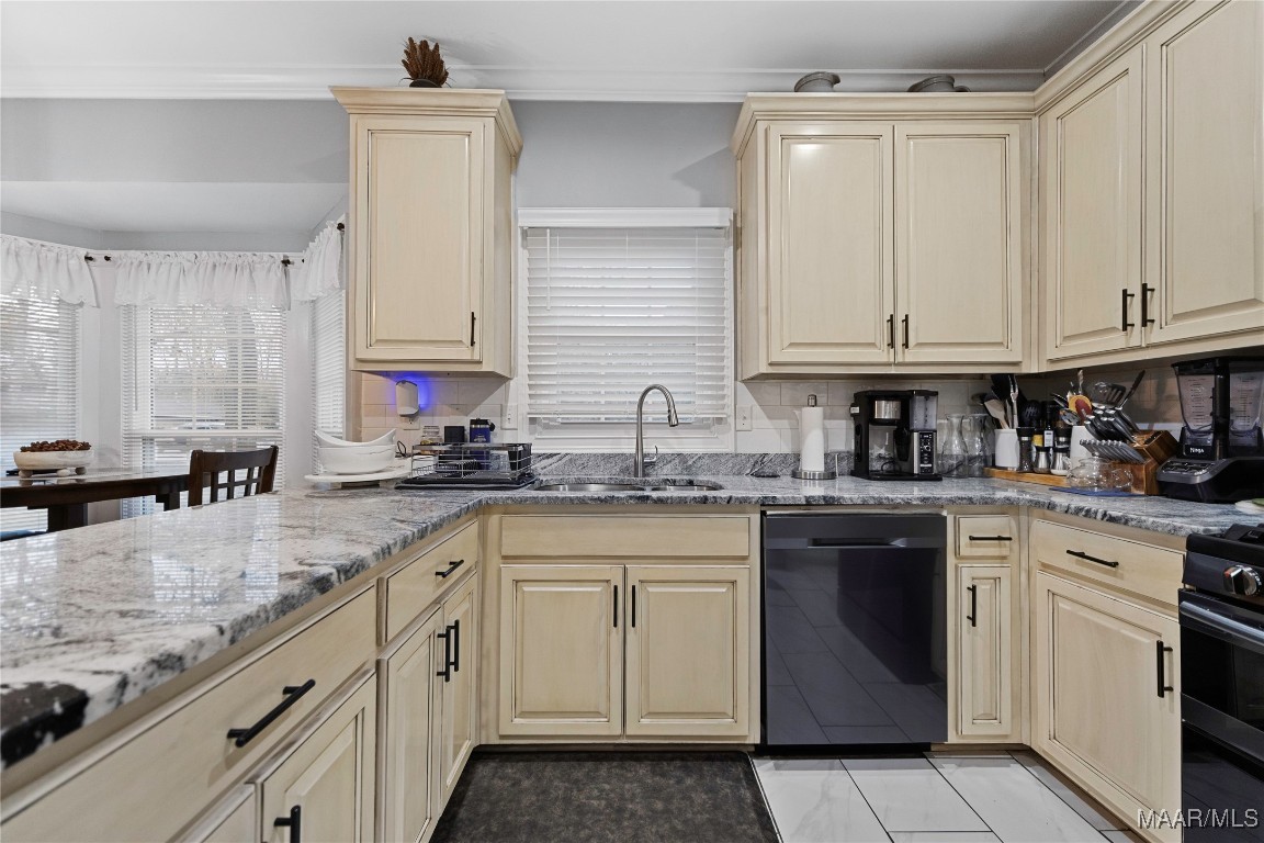 1852 Wentworth Drive