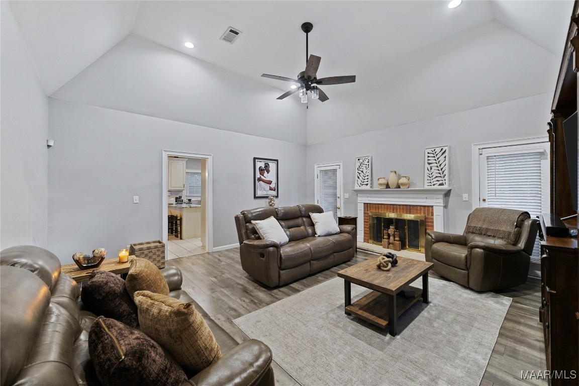 1852 Wentworth Drive