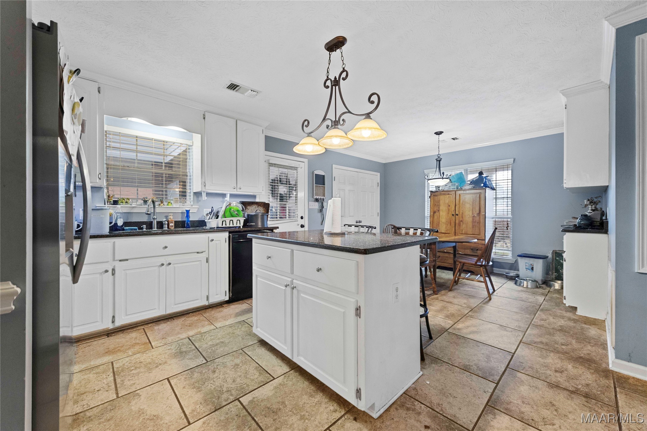 180 Stone River Loop