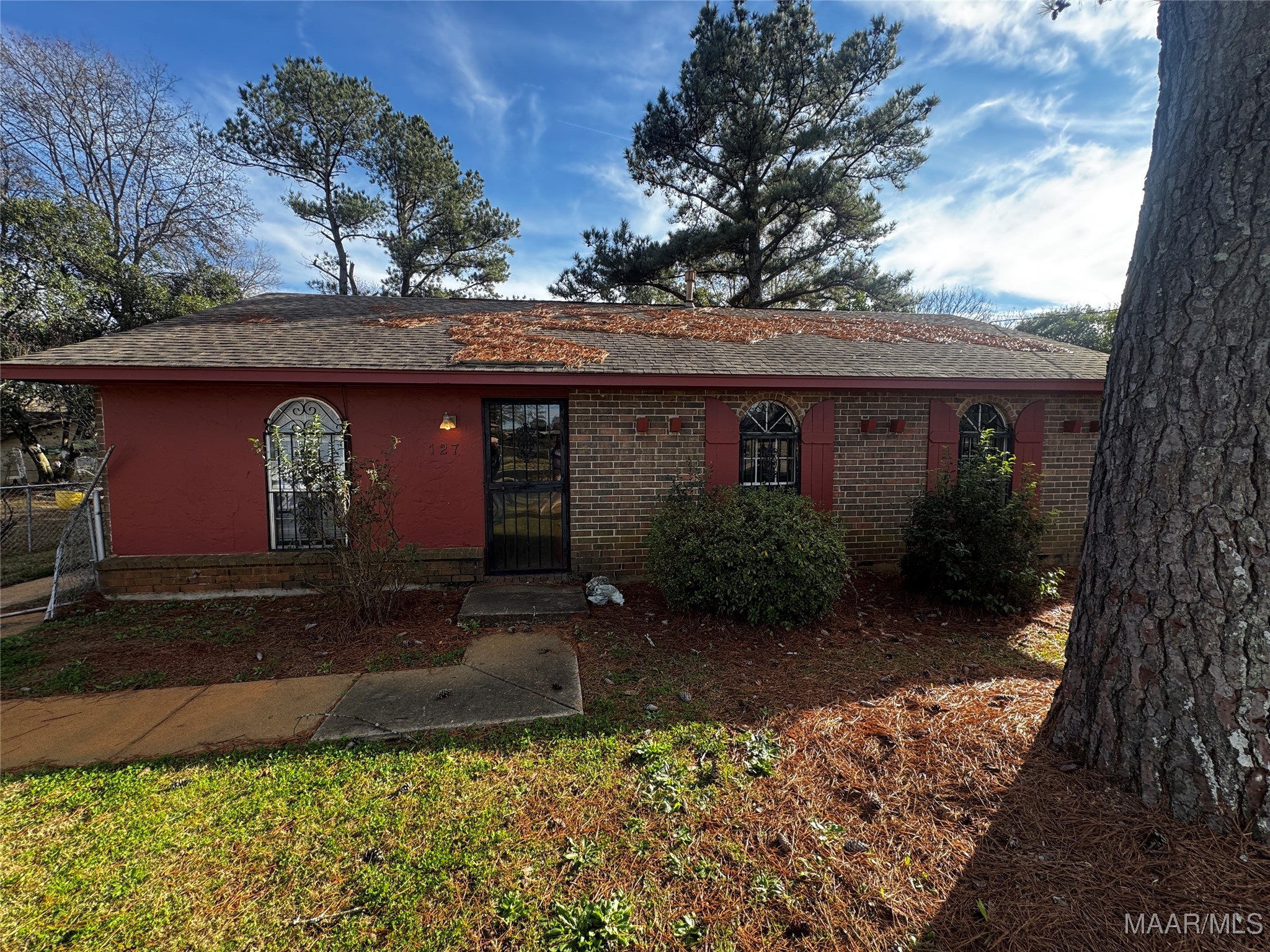 127 BRIARBROOK Drive