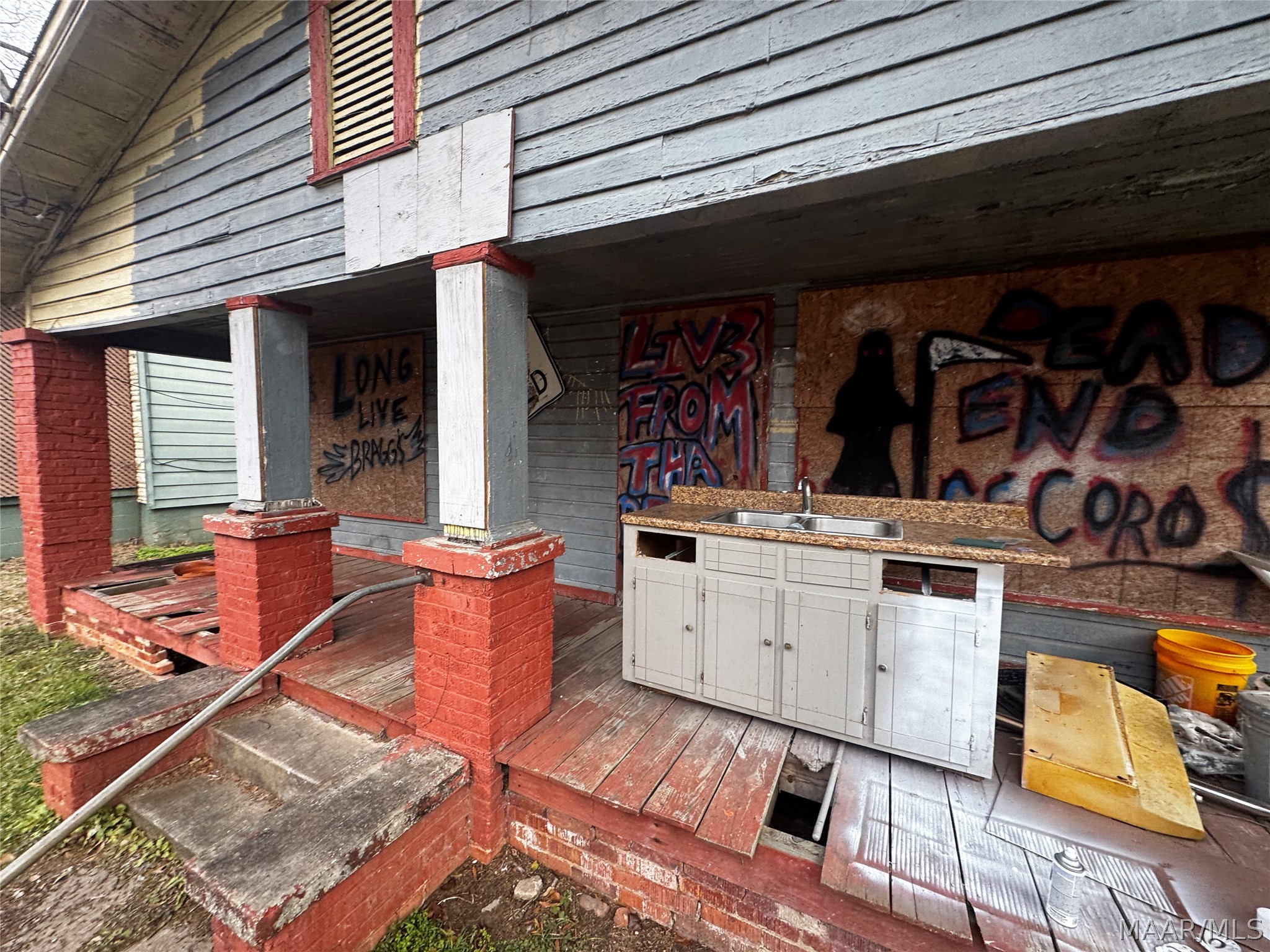 1117 CONGRESS Street