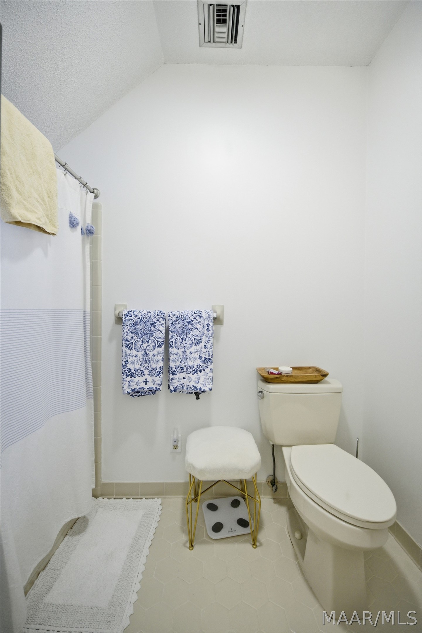 1410 Glen Grattan Drive