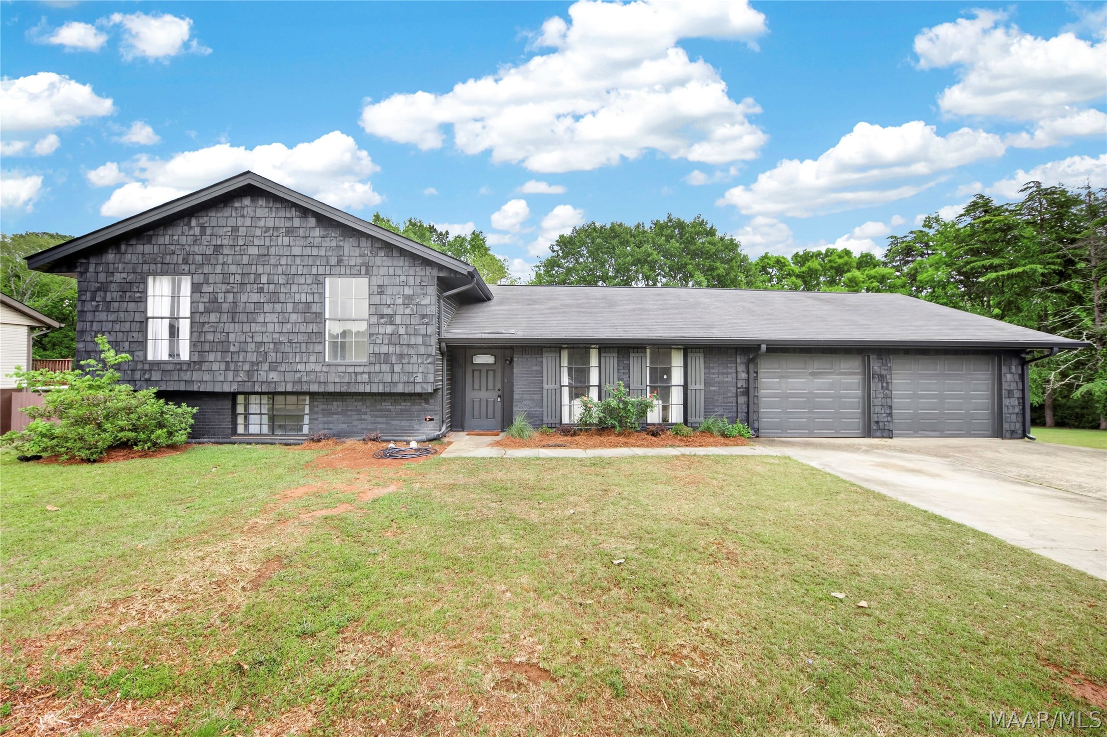 416 HONEYSUCKLE Drive
