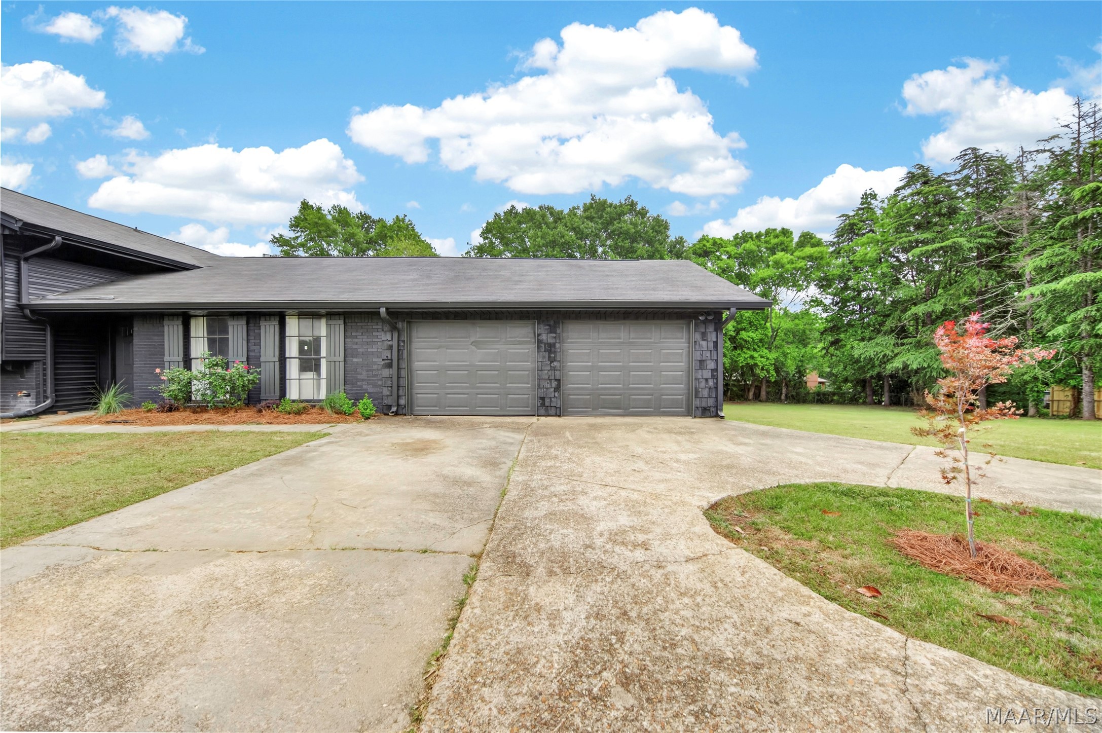 416 HONEYSUCKLE Drive