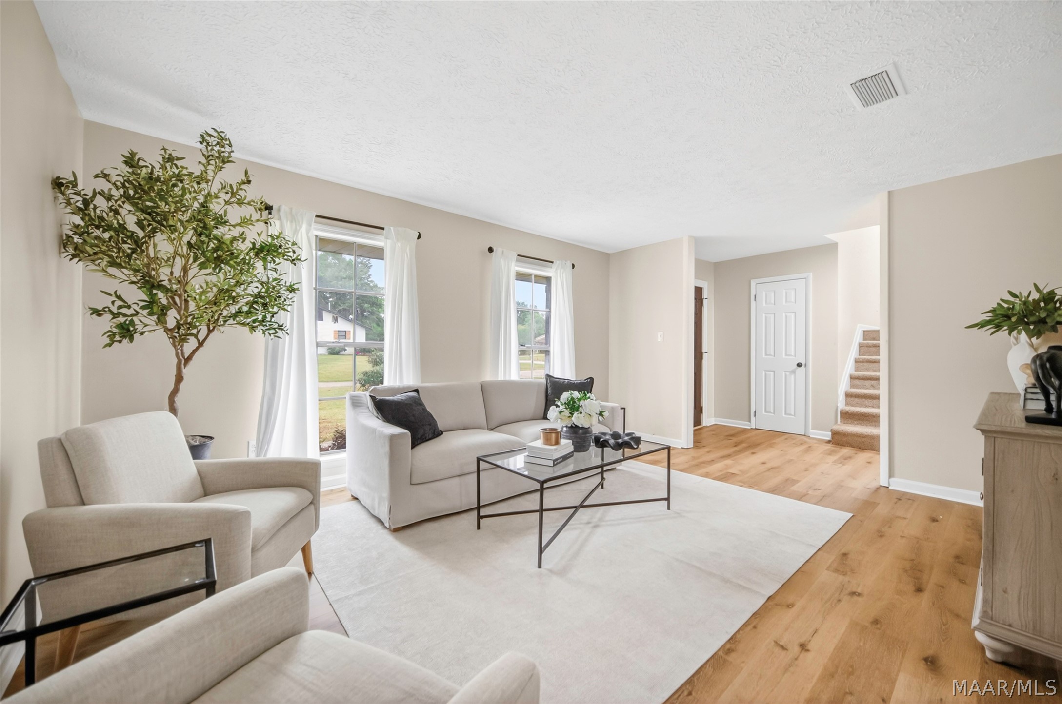 416 HONEYSUCKLE Drive