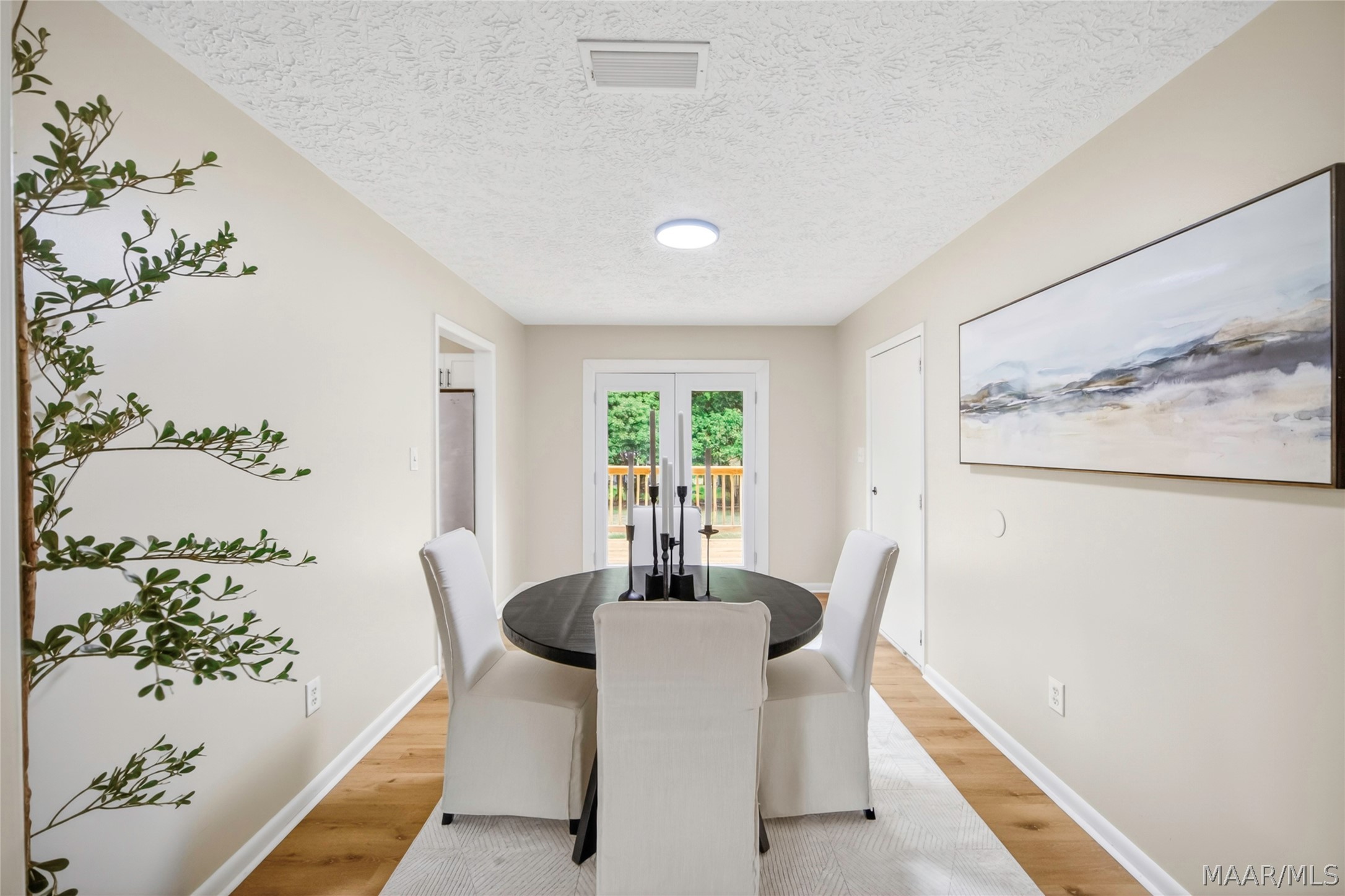416 HONEYSUCKLE Drive