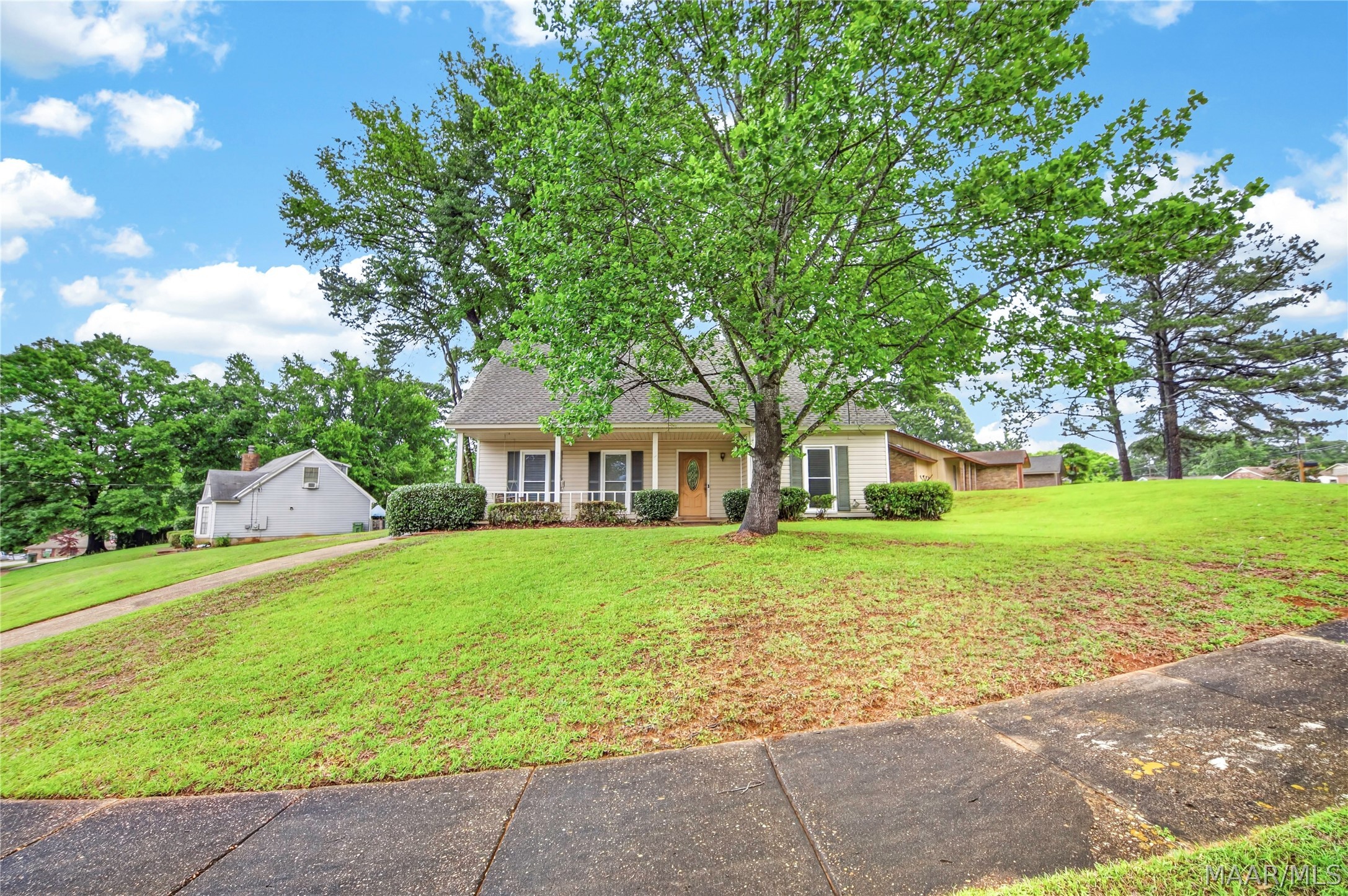 2936 Woodforest Lane