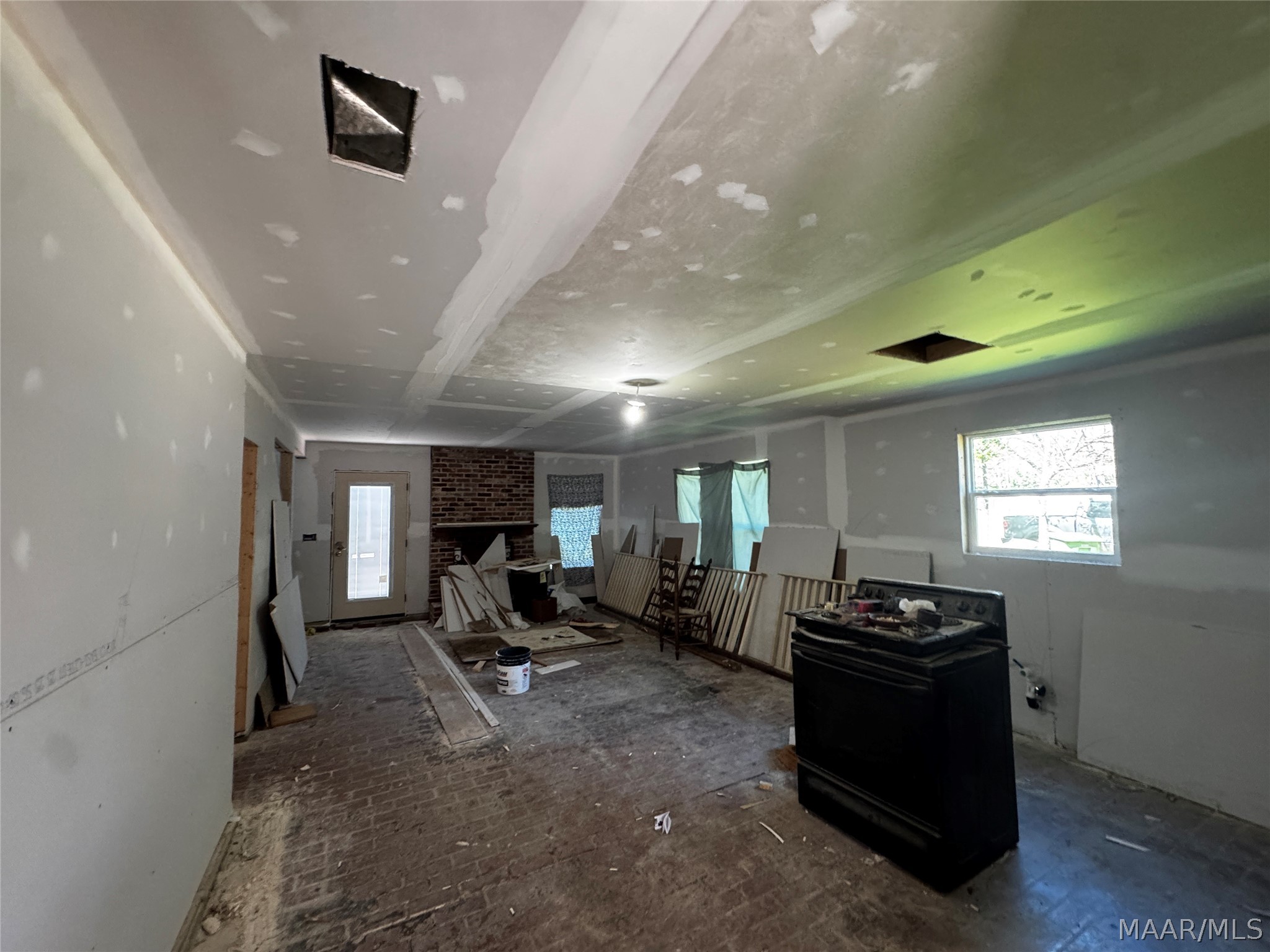 2222 Narrow Lane Road