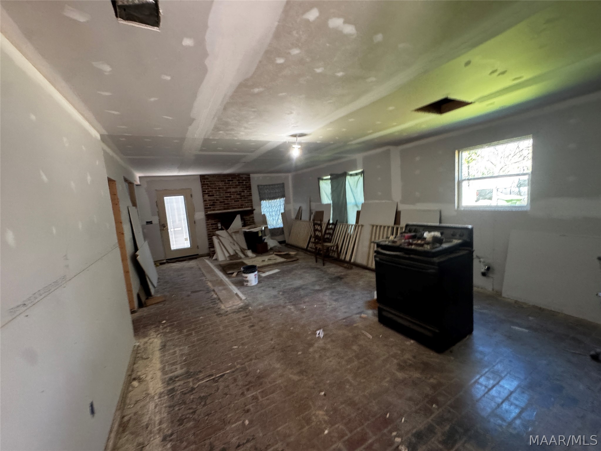 2222 Narrow Lane Road