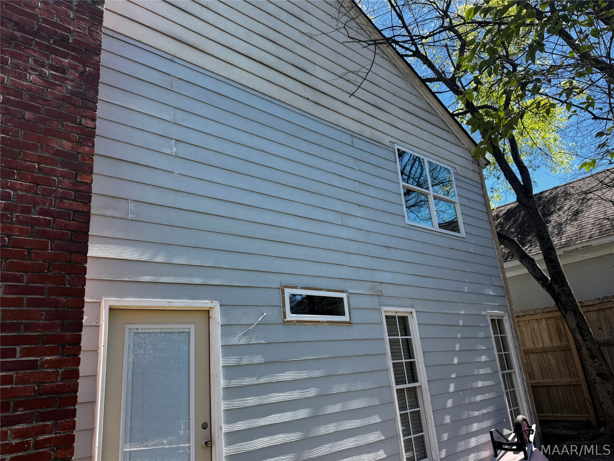 2222 Narrow Lane Road