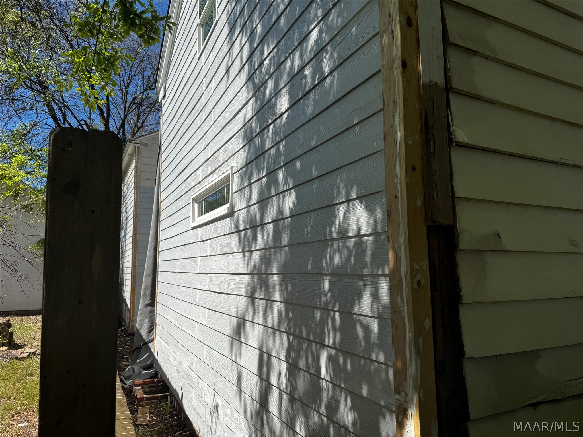 2222 Narrow Lane Road