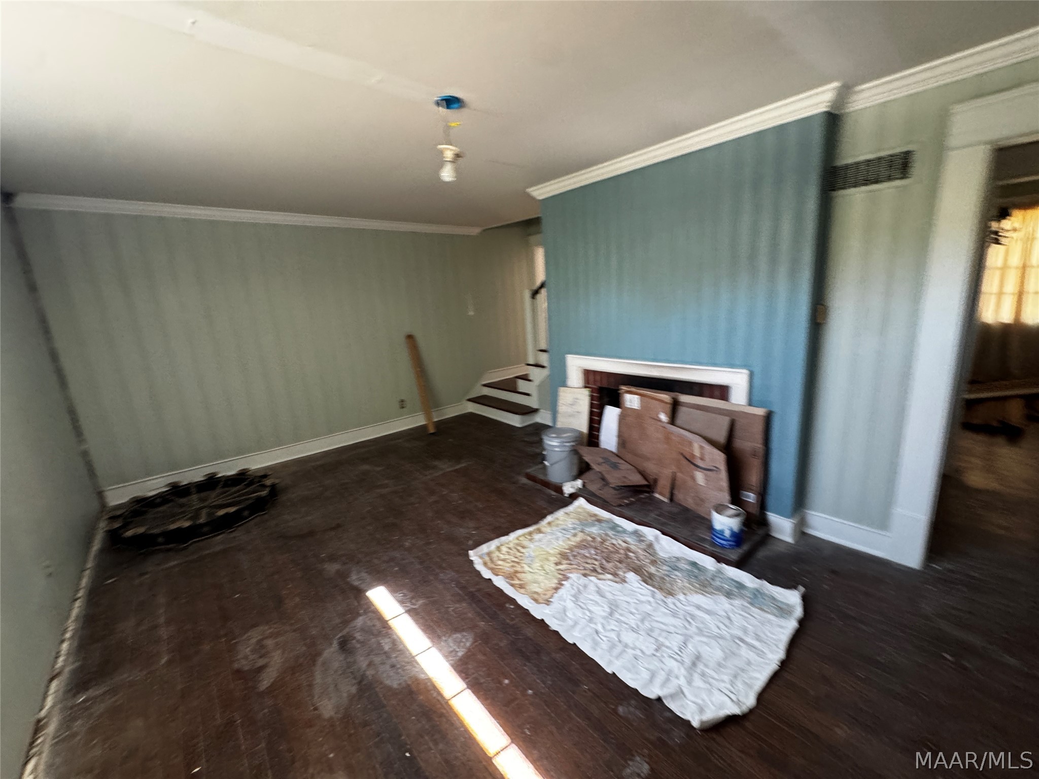 2222 Narrow Lane Road