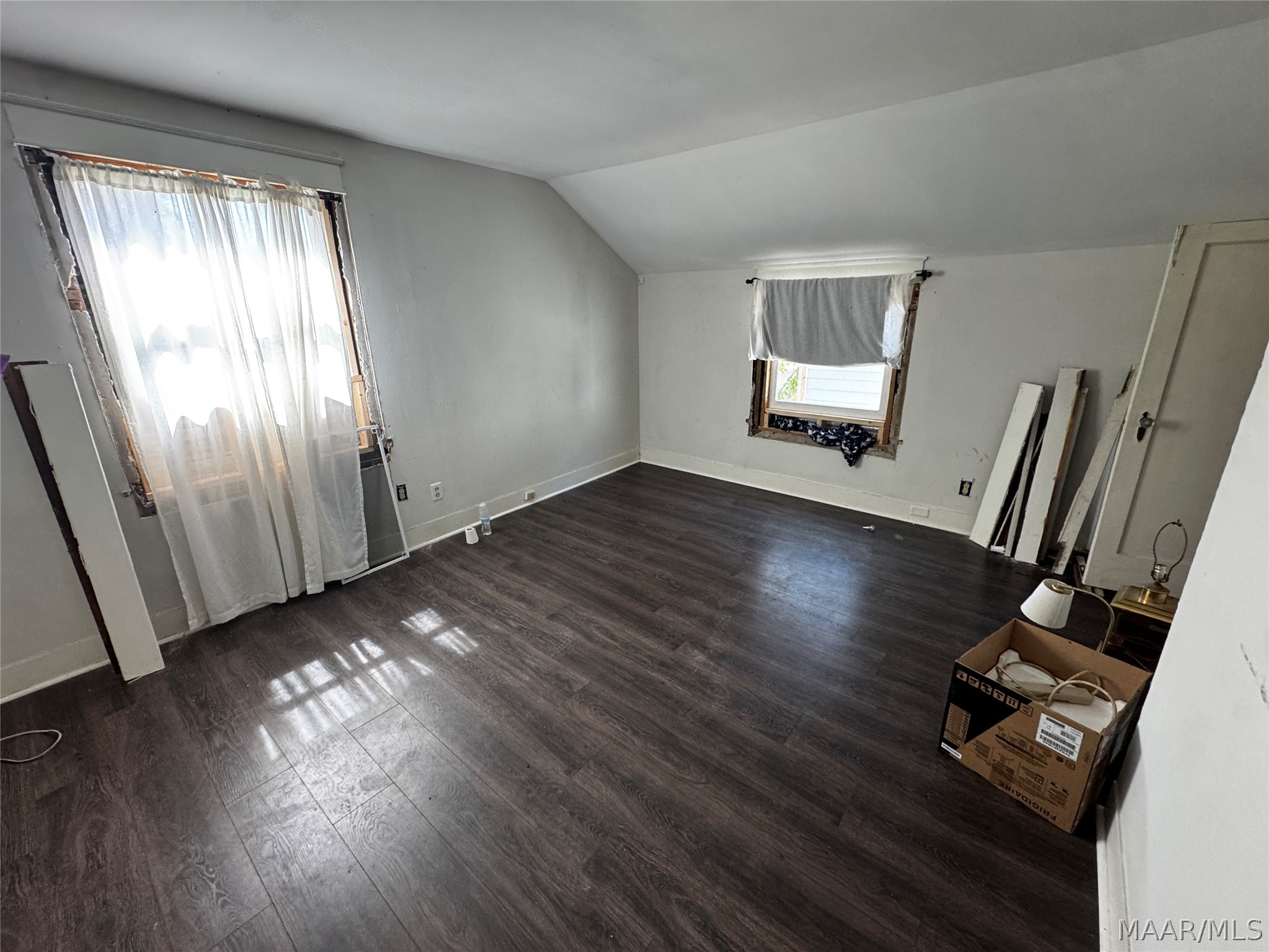 2222 Narrow Lane Road