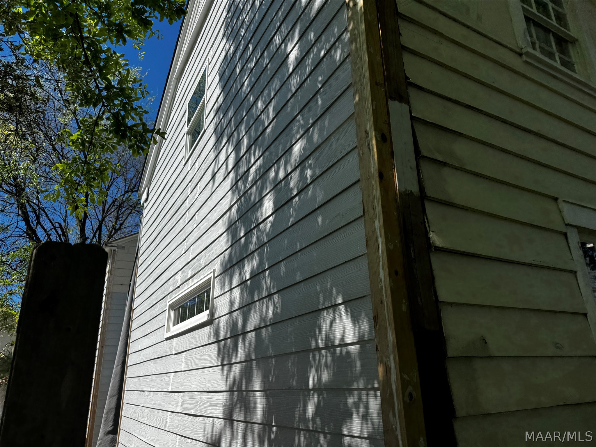 2222 Narrow Lane Road