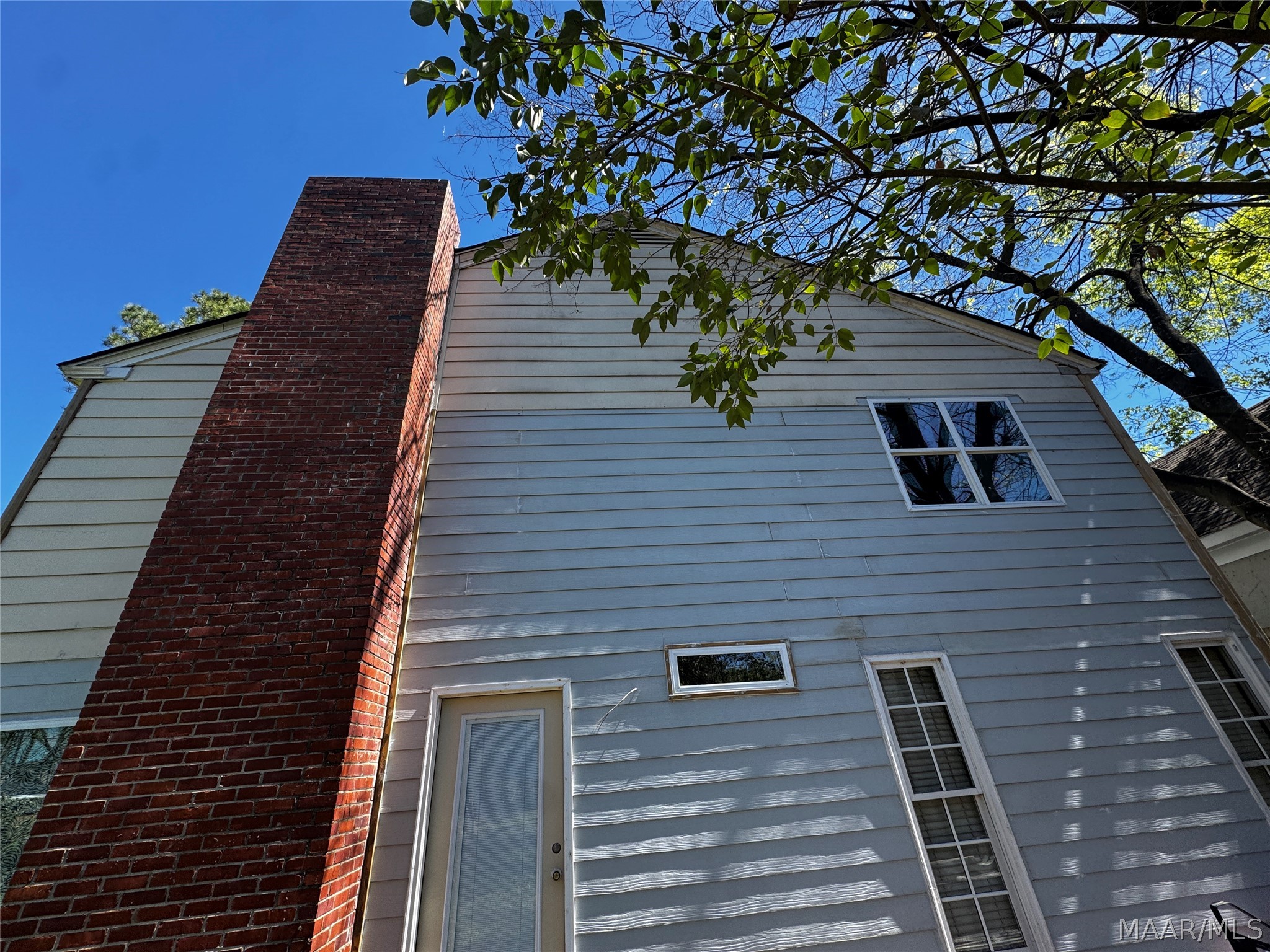 2222 Narrow Lane Road