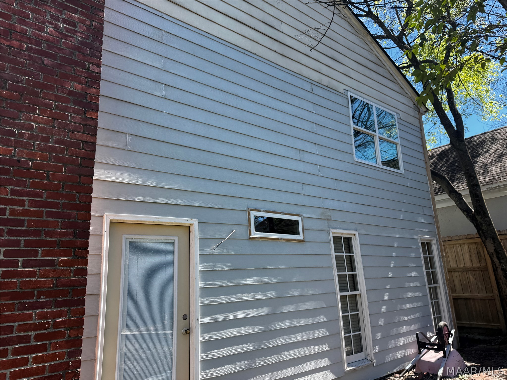 2222 Narrow Lane Road
