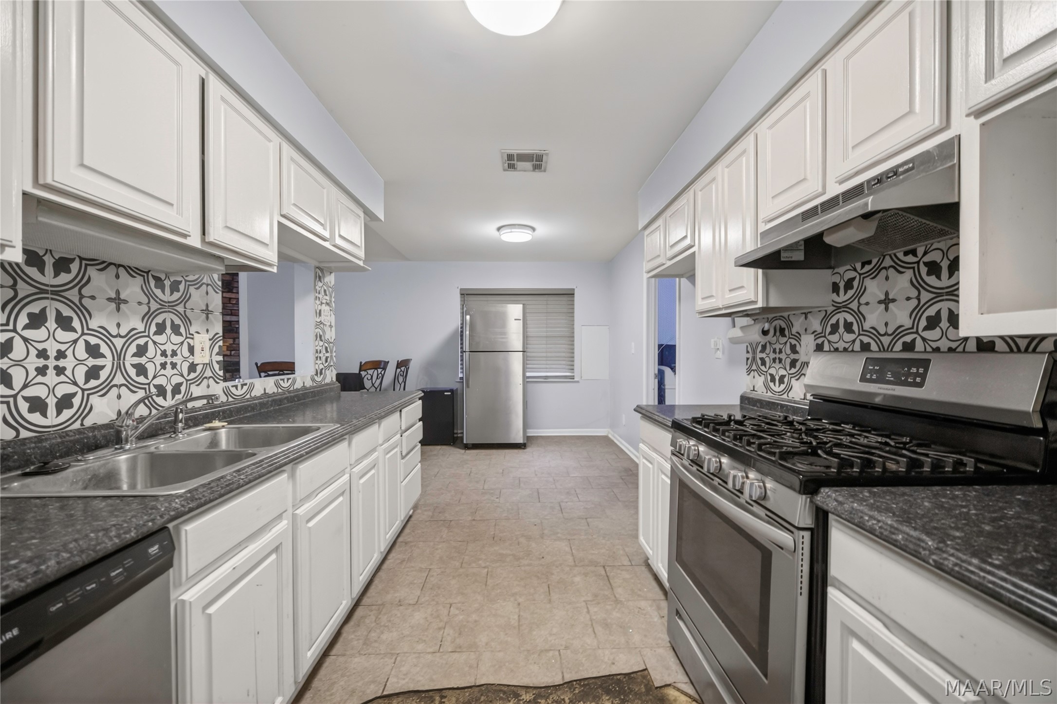 3633 Menlo Court