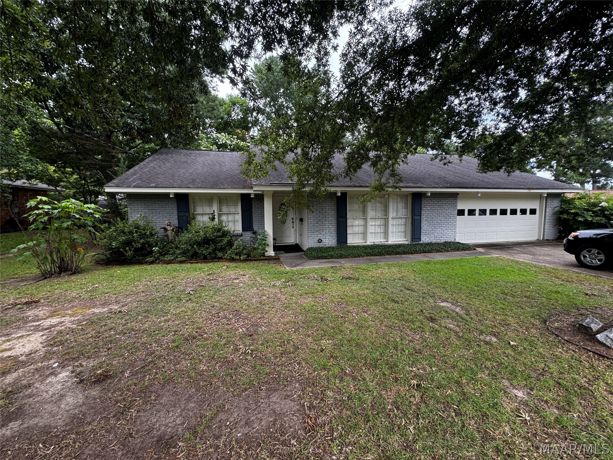 511 BELLEHURST Drive