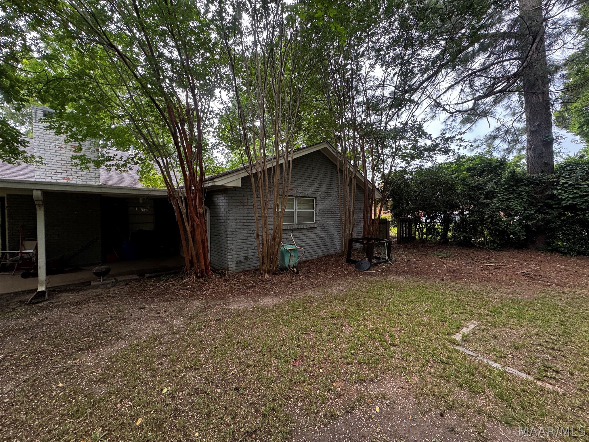 511 BELLEHURST Drive